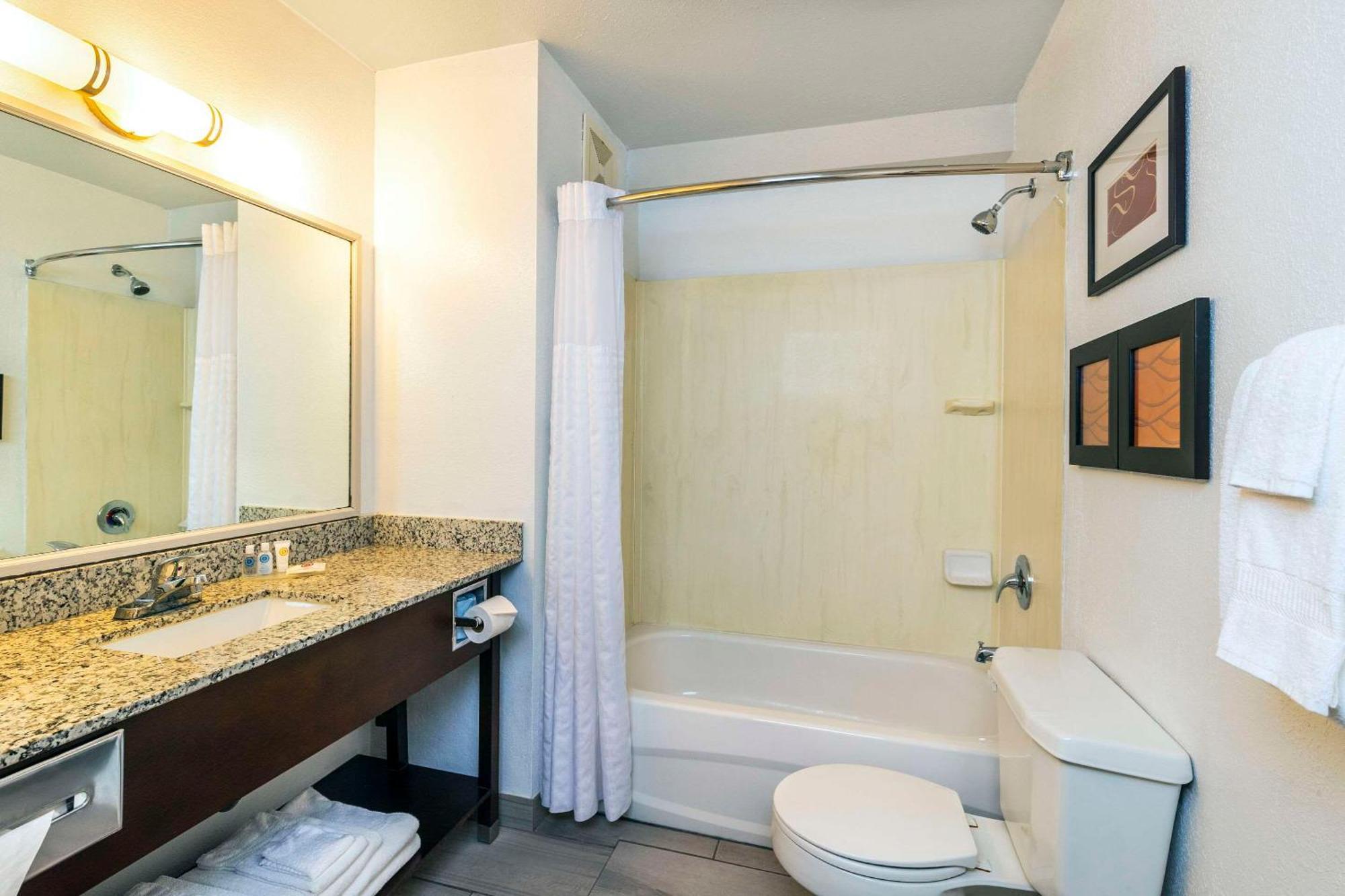 Comfort Inn & Suites Yorkton Eksteriør billede